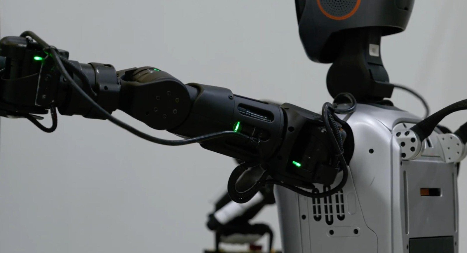 Roger’s articulated arm extended in the laboratory